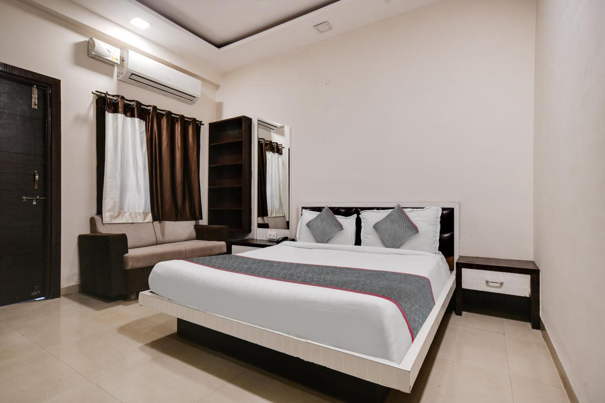 Townhouse Prime Stay 印多尔 外观 照片