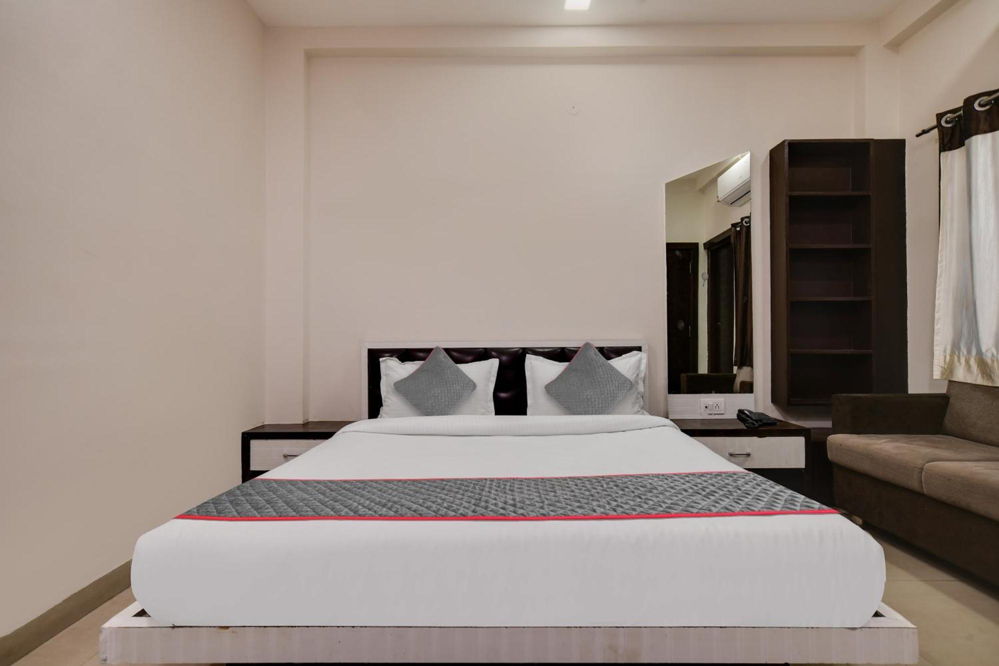 Townhouse Prime Stay 印多尔 外观 照片