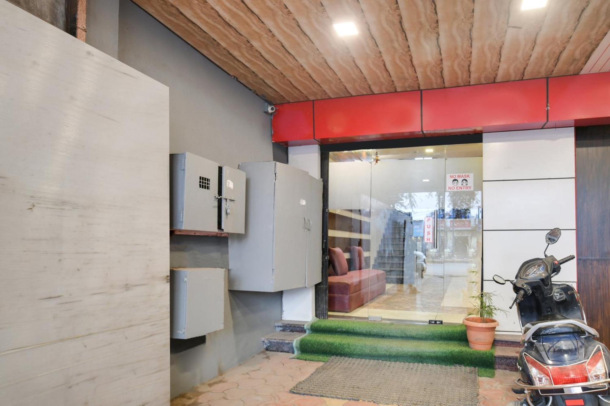 Townhouse Prime Stay 印多尔 外观 照片