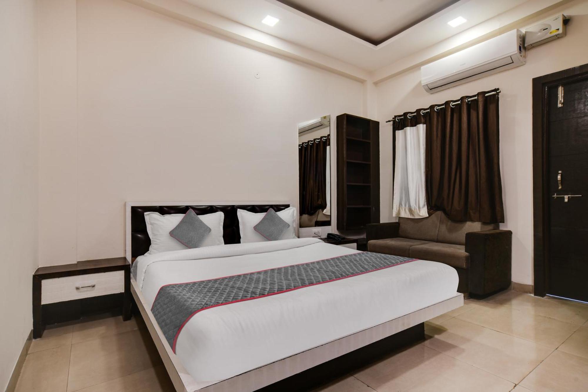 Townhouse Prime Stay 印多尔 外观 照片