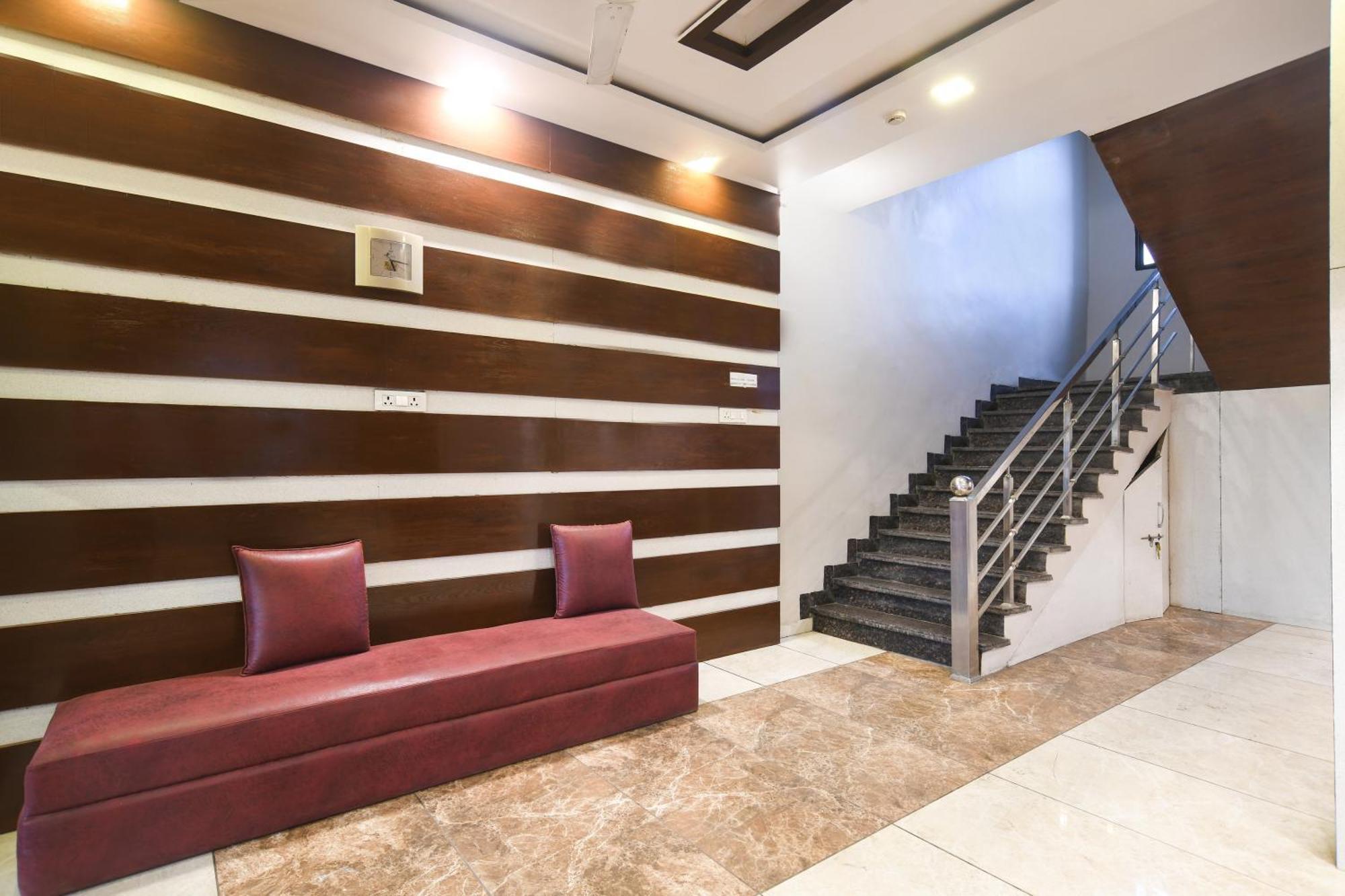 Townhouse Prime Stay 印多尔 外观 照片